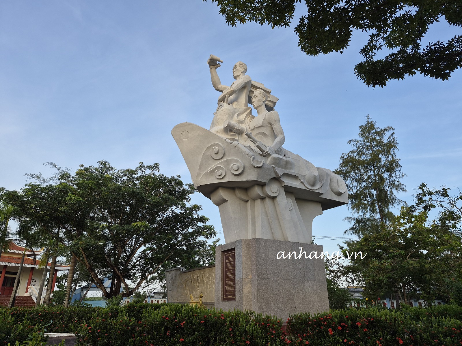 Bến tàu không số Vàm Lũng (Cà Mau) - điểm cuối đường Hồ Chí Minh trên biển