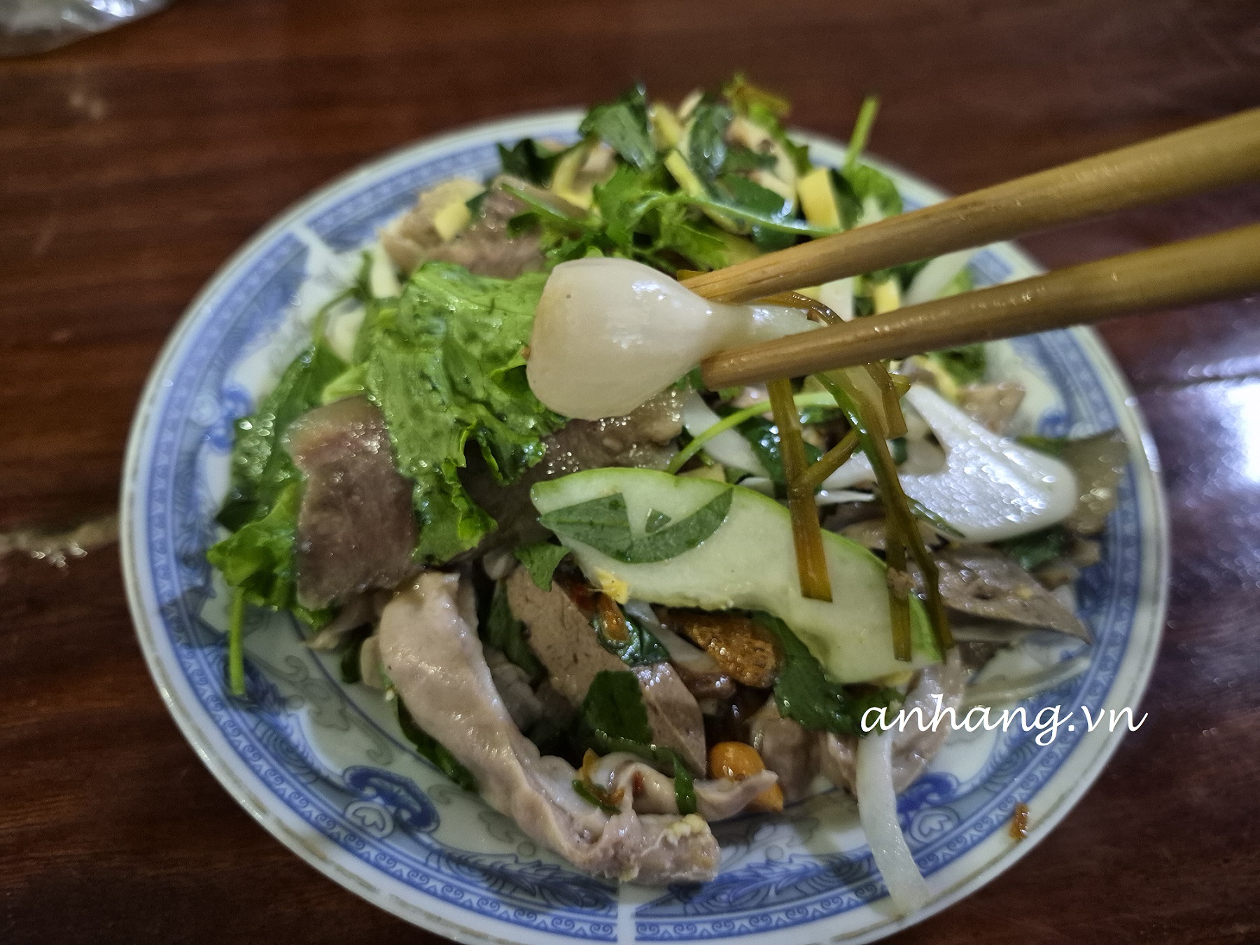 Gân kiệu bóp – món ăn vặt hấp dẫn ở Huế
